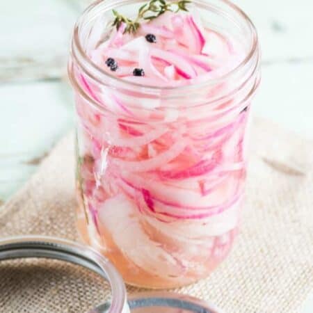 Quick Pickled Onions hero.